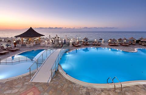 Vakantie naar Alexander Beach Hotel & Village Resort in Stalis in Griekenland