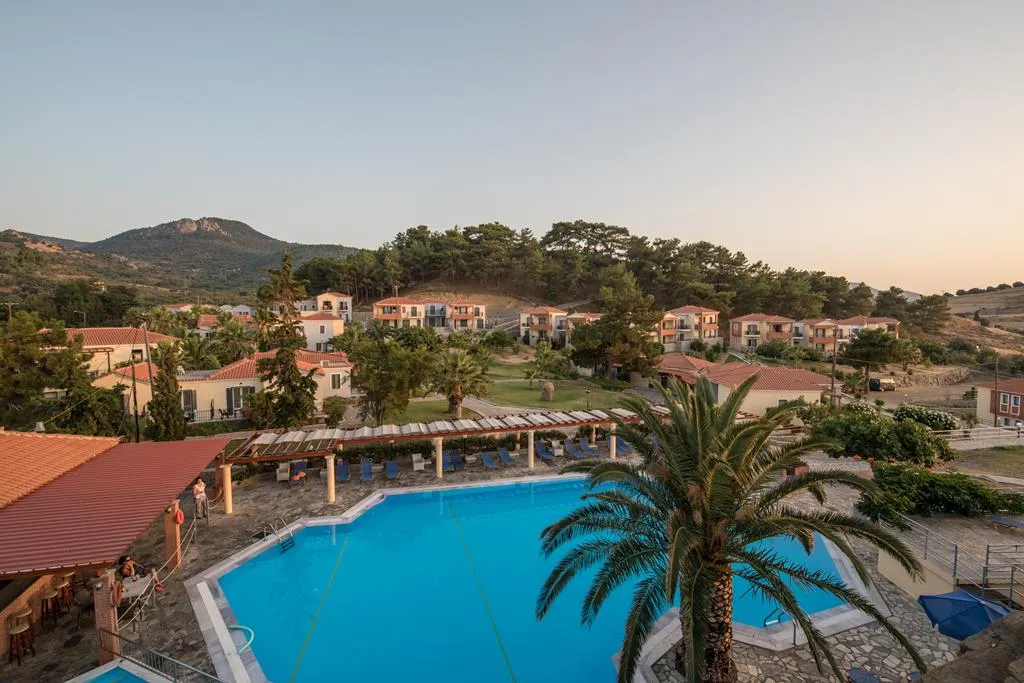 Vakantie naar Alma Luxury Resort Hotel in Petra in Griekenland