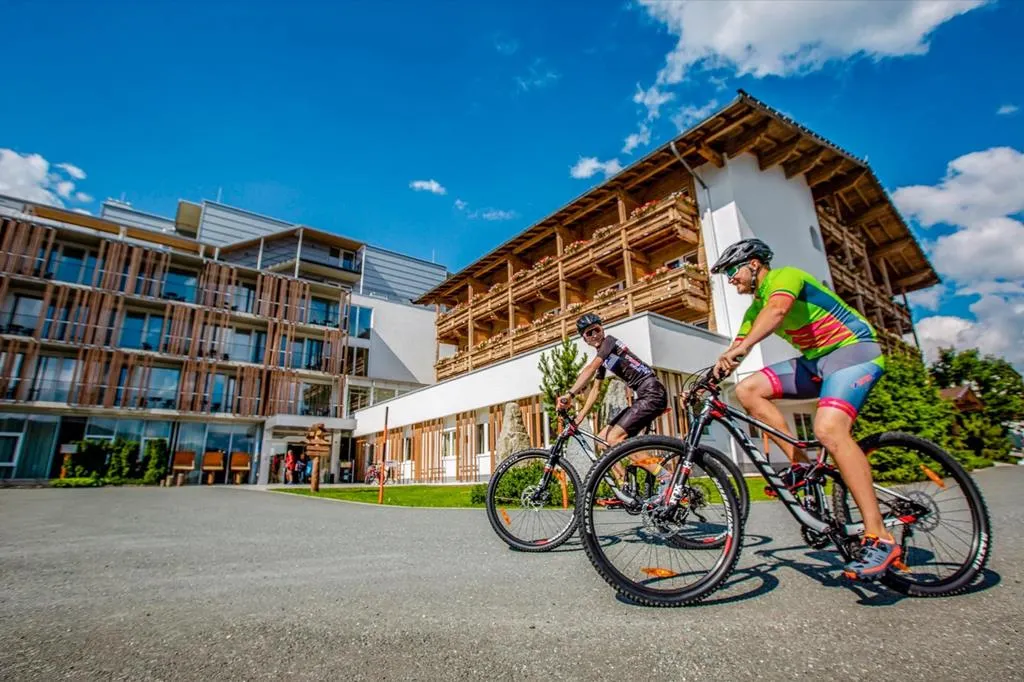 Vakantie naar alpenhotel Kaiserfels in St. Johann In Tirol in Oostenrijk