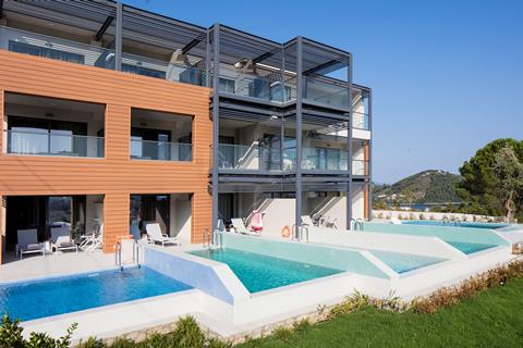 Vakantie naar Amira Suites in Skiathos Stad in Griekenland