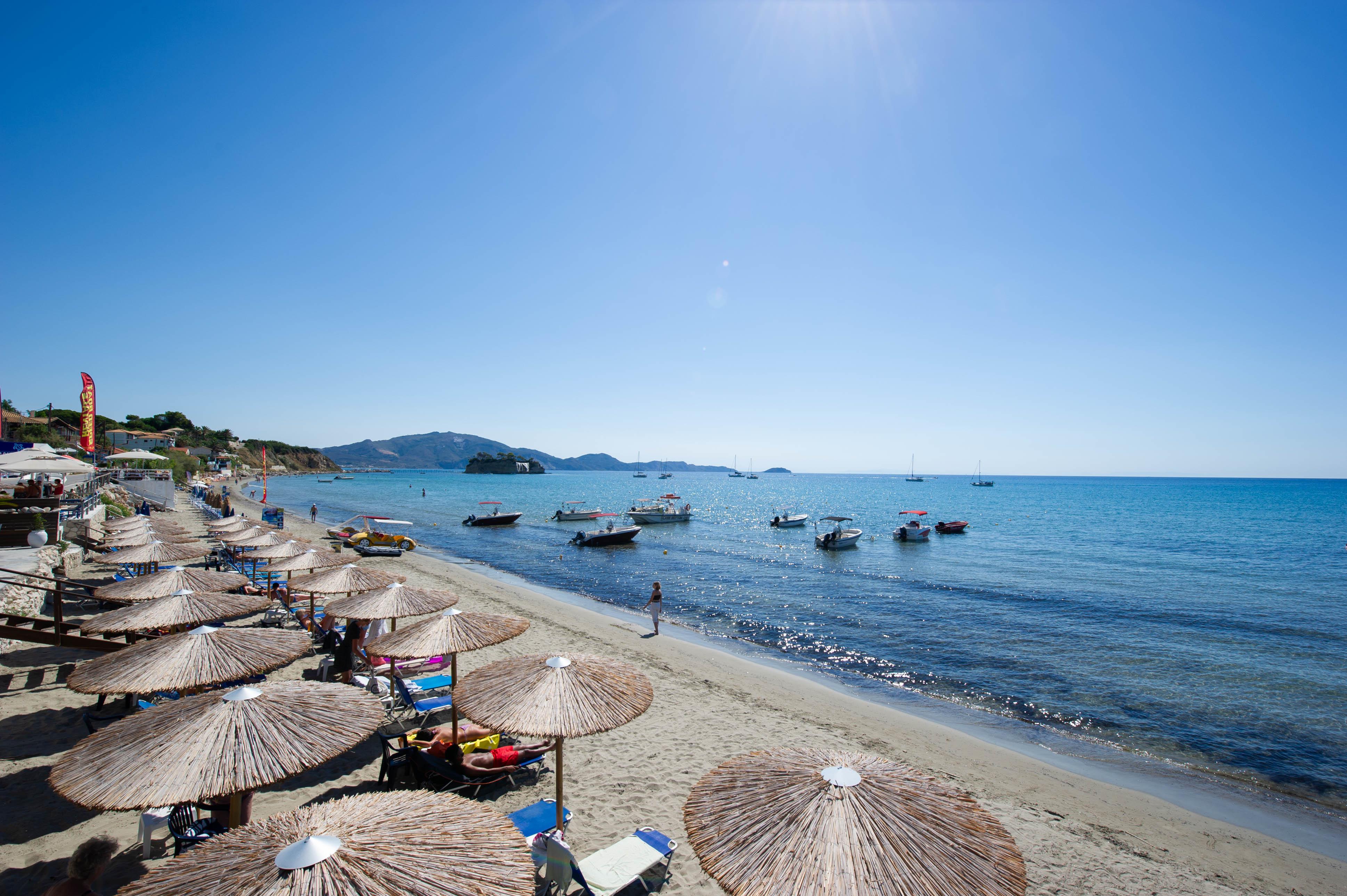 Vakantie naar Appartementen Lithakia Gardens in Agios Sostis in Griekenland