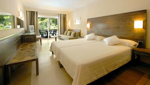 Beach Club Font De Sa Cala vanaf 348,-!