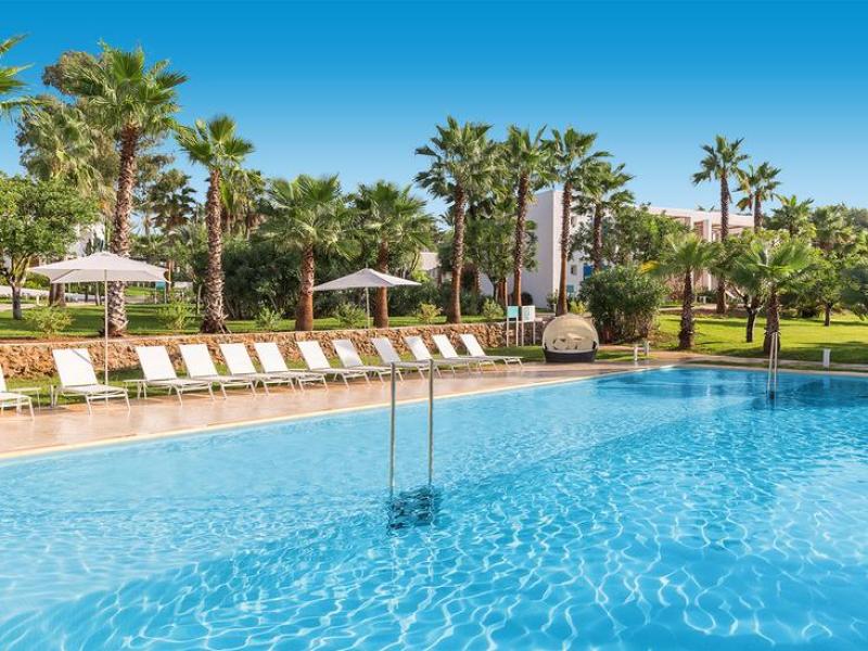 Vakantie naar Cala Llenya Resort in Cala Llenya in Spanje