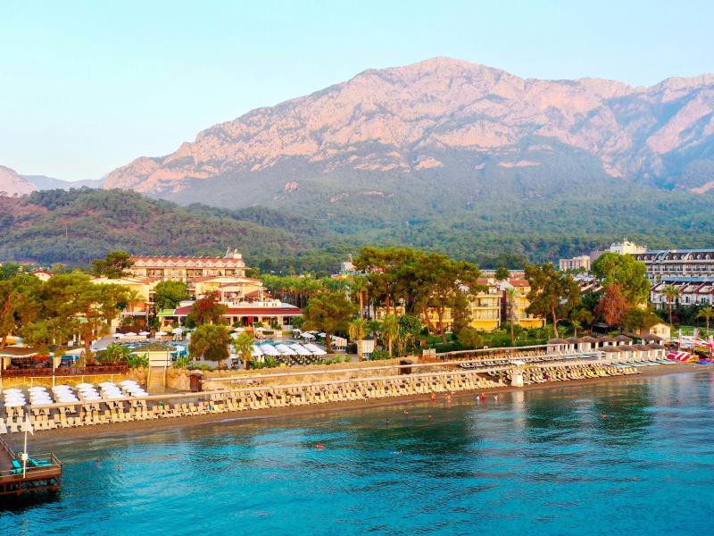 Vakantie naar Crystal Aura Beach in Kemer in Turkije