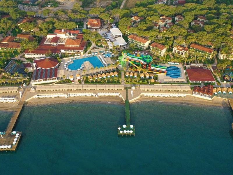 Vakantie naar Crystal Flora Beach Resort in Beldibi in Turkije