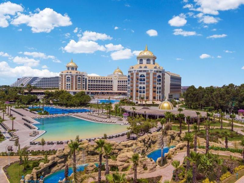 Vakantie naar Delphin Be Grand Resort in Lara in Turkije