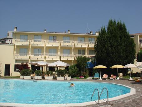 Vakantie naar Du Parc in Colombare Di Sirmione in Italië