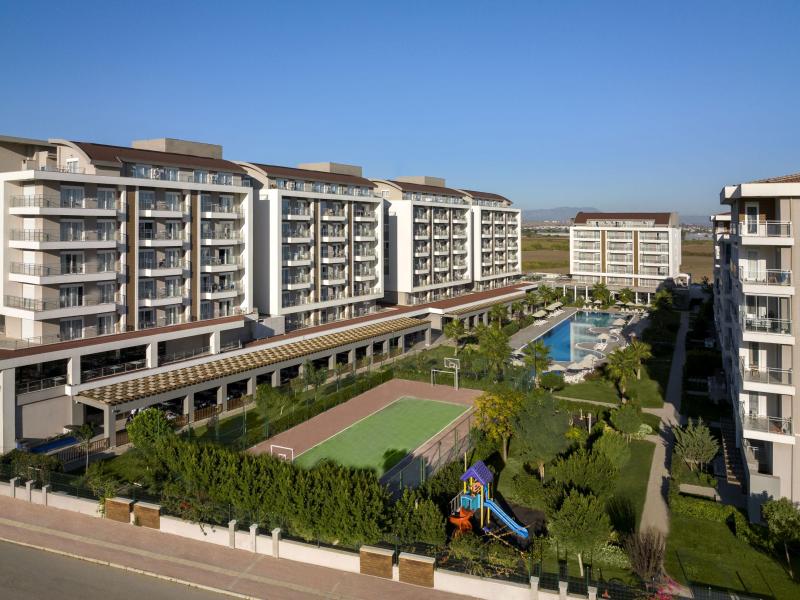 Vakantie naar Greenwood Suites Resort in Lara in Turkije