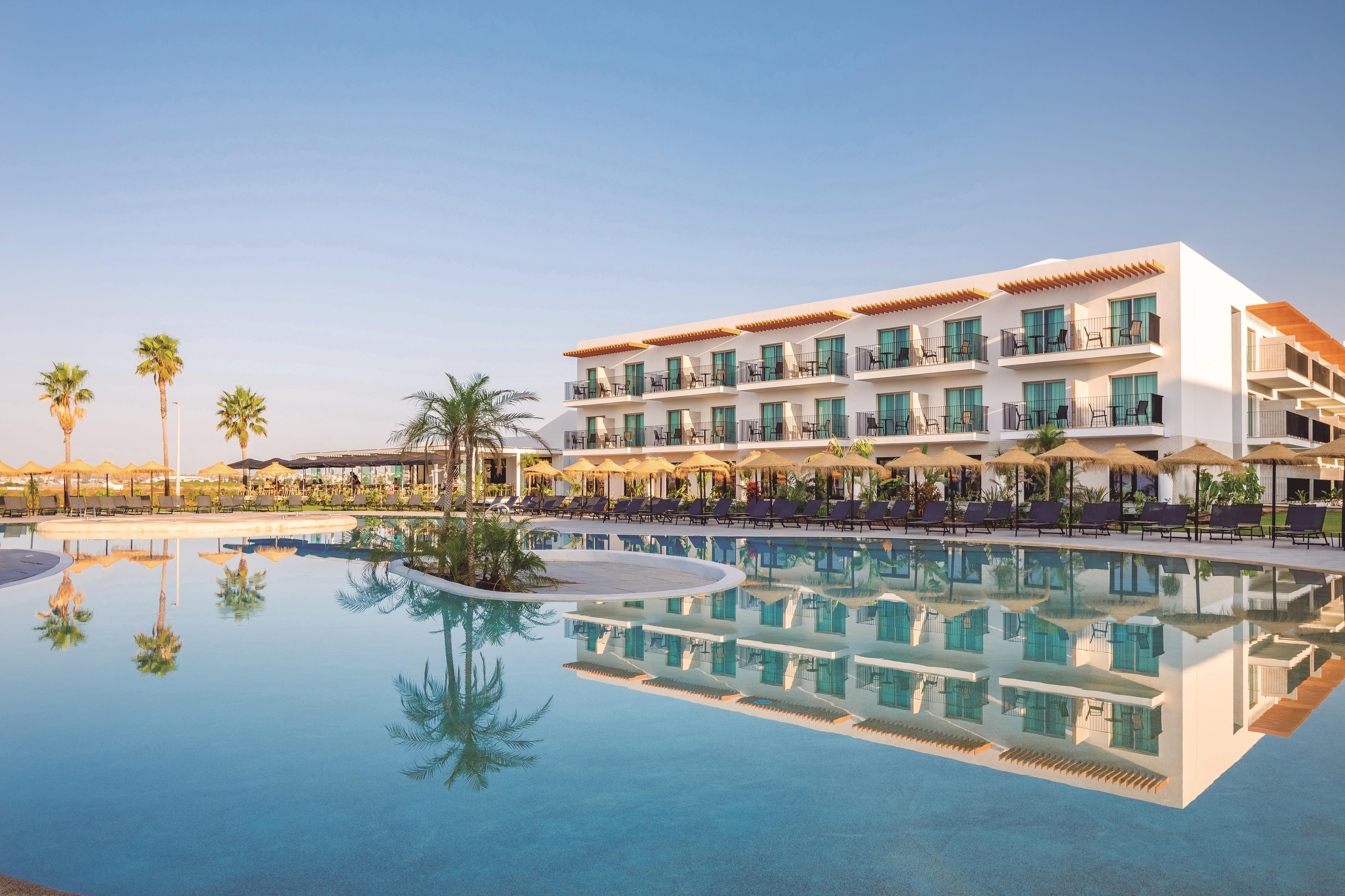 Hotel AP Cabanas Beach & Nature   All Inclusive vanaf €691,00!