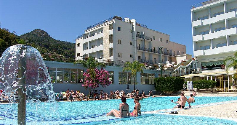 Hotel Santa Lucia Le Sabbie D'oro vanaf 770,-!