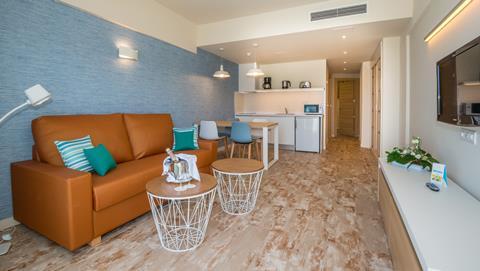 HOVIMA La Pinta Beachfront Family Hotel vanaf 603,-!