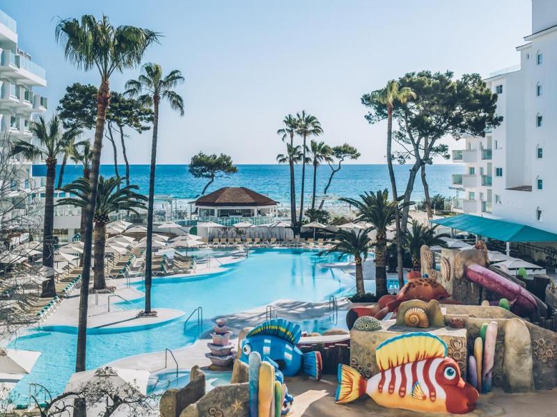 Vakantie naar Iberostar Waves Alcudia Park in Playa De Muro in Spanje