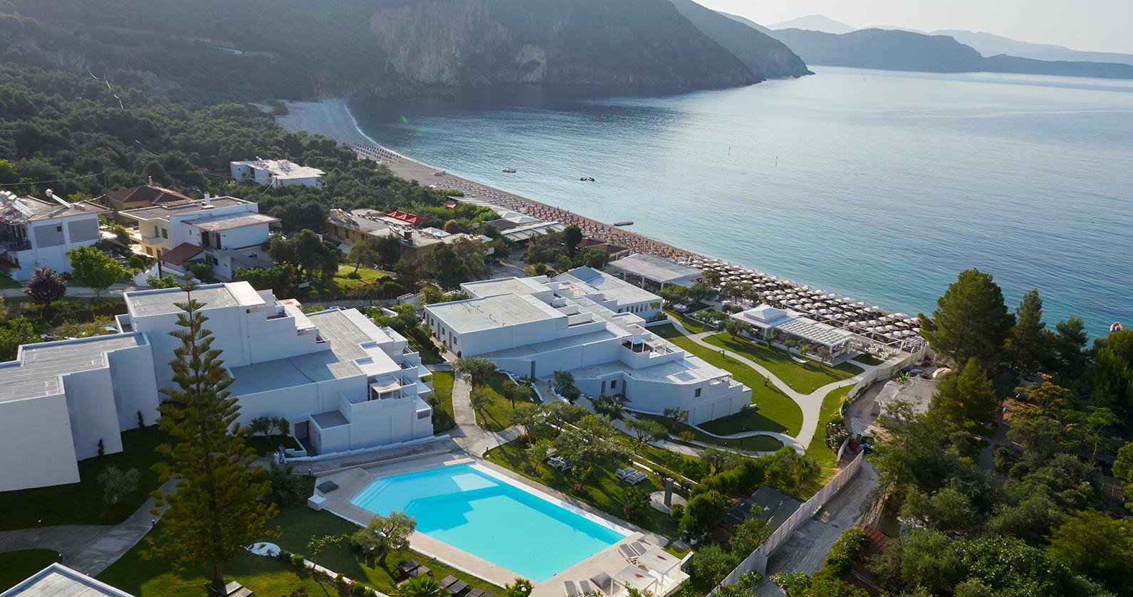 Lichnos Beach Hotel & Suites vanaf €947,00!