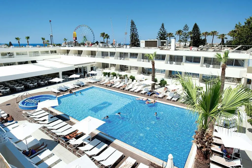 Vakantie naar MelpoAntia Luxury Apartments&Suites in Ayia Napa in Cyprus
