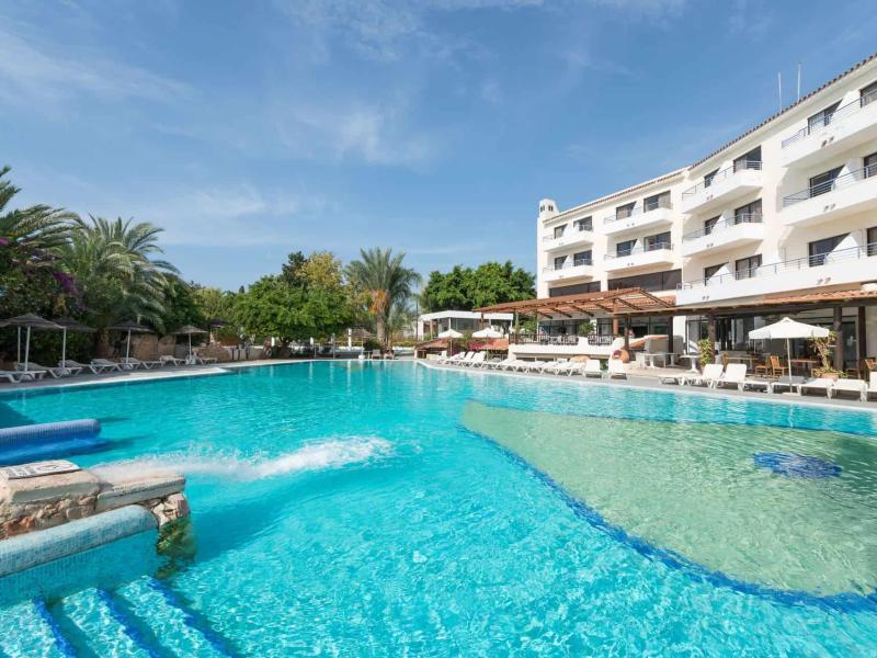 Paphos Gardens Holiday Resort vanaf € 359,-'!