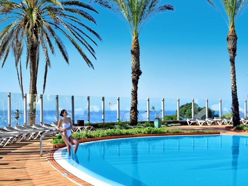 Vakantie naar Pestana Grand Premium Ocean Resort in Funchal in Portugal