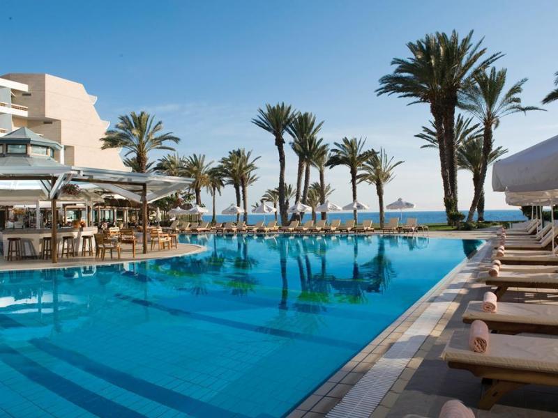 Vakantie naar Pioneer Beach in Paphos in Cyprus