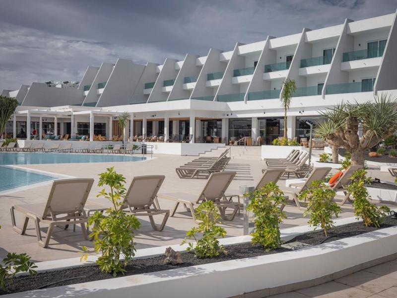 Radisson Blu Resort Lanzarote vanaf € 952,-'!