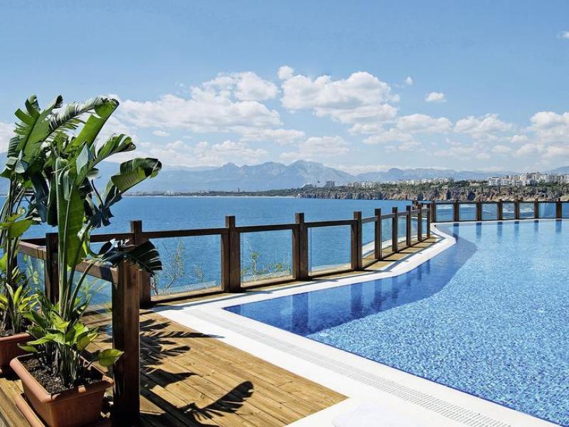 Vakantie naar Ramada By Wyndham Plaza Antalya in Antalya in Turkije