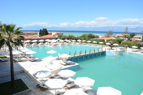 Vakantie naar Roda Beach Resort in Roda in Griekenland