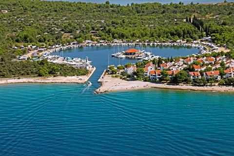 Vakantie naar Solaris Beach Resort Happy Camp in Sibenik in Kroatië