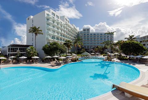 Vakantie naar Sonesta Maho Beach Resort & Spa in Maho Bay in St Maarten