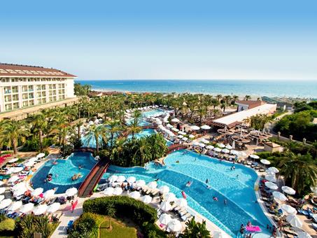 Vakantie naar Sunis Kumkoy Beach Resort in Side in Turkije