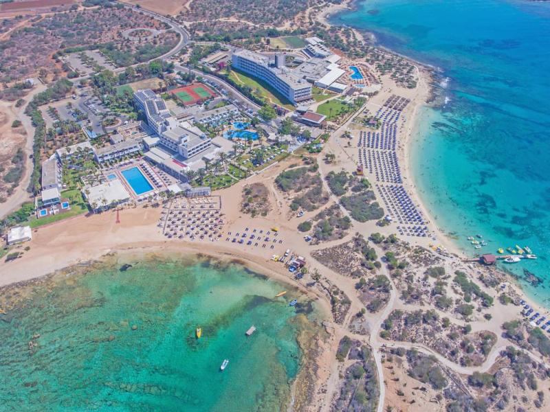 Vakantie naar The Dome Beach Hotel in Ayia Napa in Cyprus