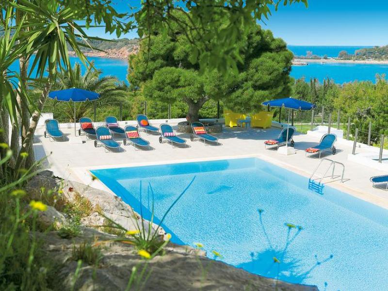 Vakantie naar The Roc Club in Vouliagmeni in Griekenland