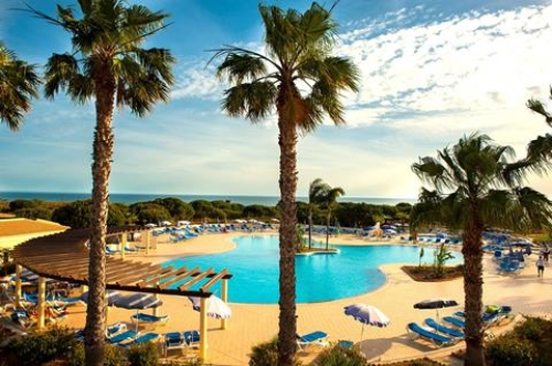 Vakantie naar AP Adriana Beach Resort in Praia Da Falésia in Portugal
