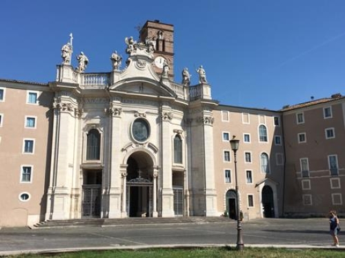 Vakantie naar Domus Sessoriana in Rome in Italië