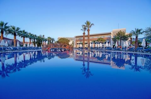 Vakantie naar Palm Wings Beach Resort & Spa in Kusadasi in Turkije