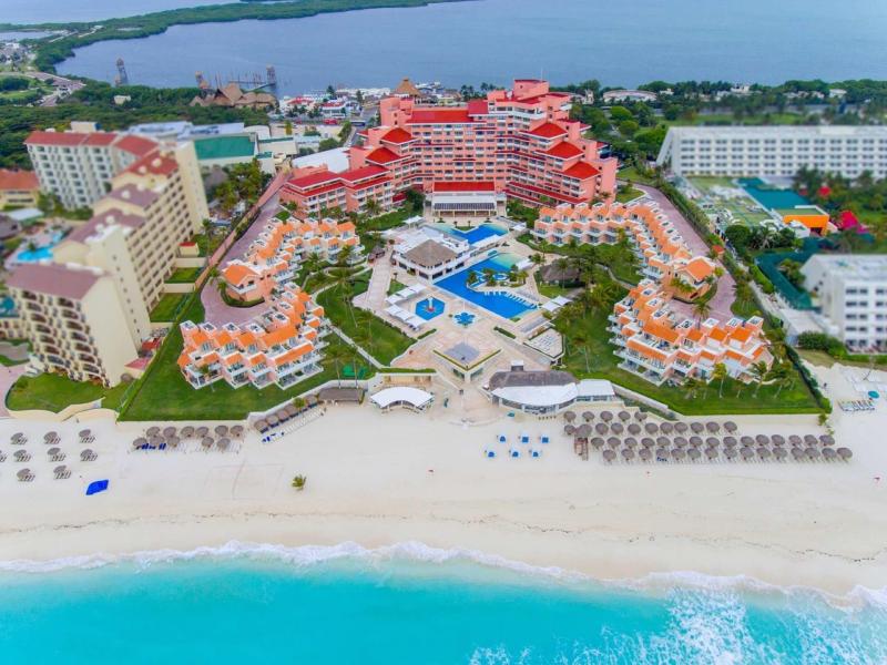 Wyndham Grand Cancun All Inclusive Resort En Villas vanaf € 1618,00!